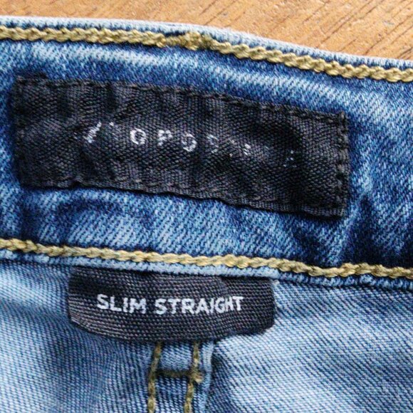 Aeropostale Light Wash Slim Straight Jeans Size 31/30 - Picture 8 of 16